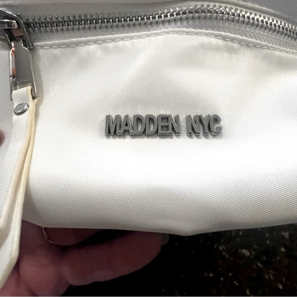 NEW! MADDEN NYC - FANNY PACK CROSSBODY BAG -- BRIGHT WHITE - Picture 2 of 7